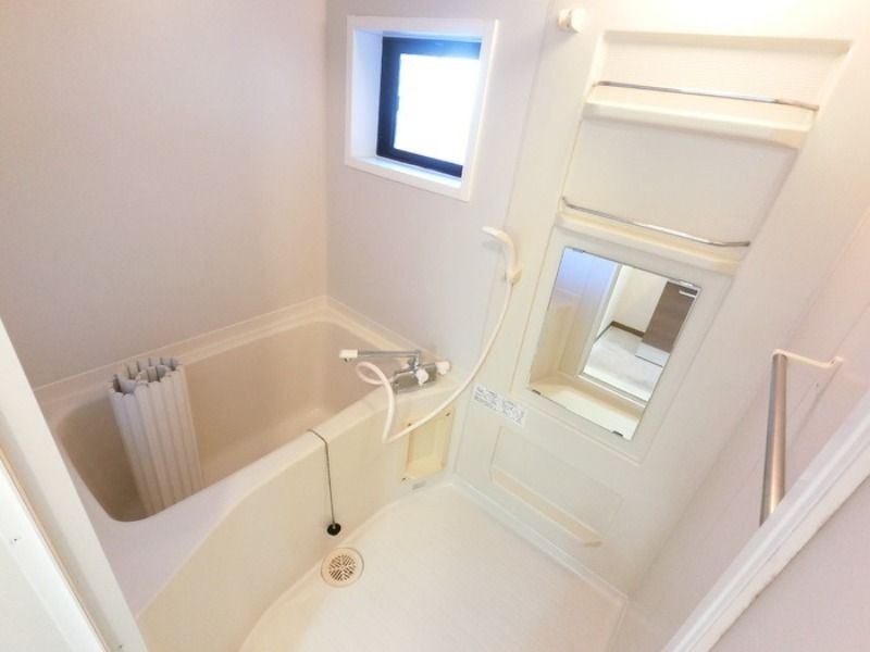 �y�o�X�z�@�}�ʂƌ���ɑ��Ⴊ����ꍇ�ɂ͌����D��